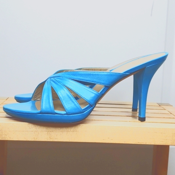 Stuart Weitzman 💙 Turquoise Crostini Danube Kid Leather Sandals, 11M 🆕 - Picture 2 of 12